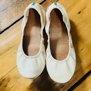 Patent Biscotti Tieks - size 7 - like new!